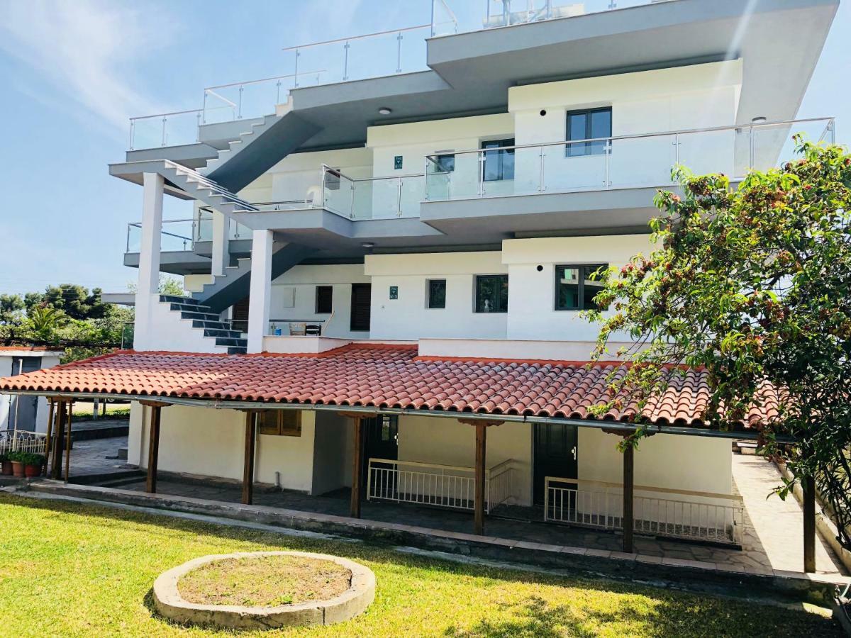 モラ・カリヴァ La Casa Al Mareアパートホテル エクステリア 写真